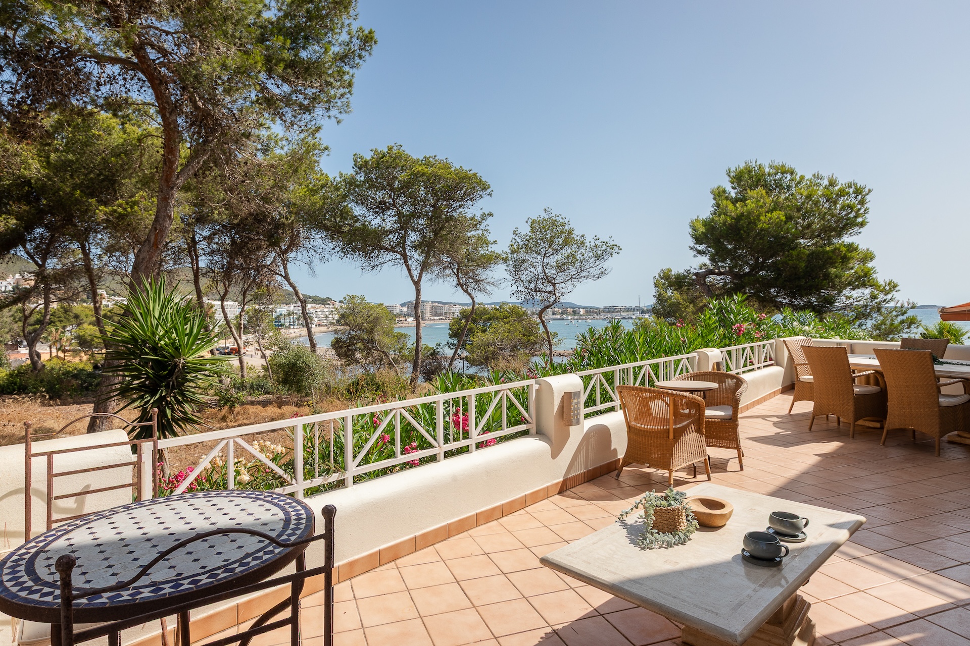 Resa Estates townhouse Ace sea views te koop sale terrace ok.jpg